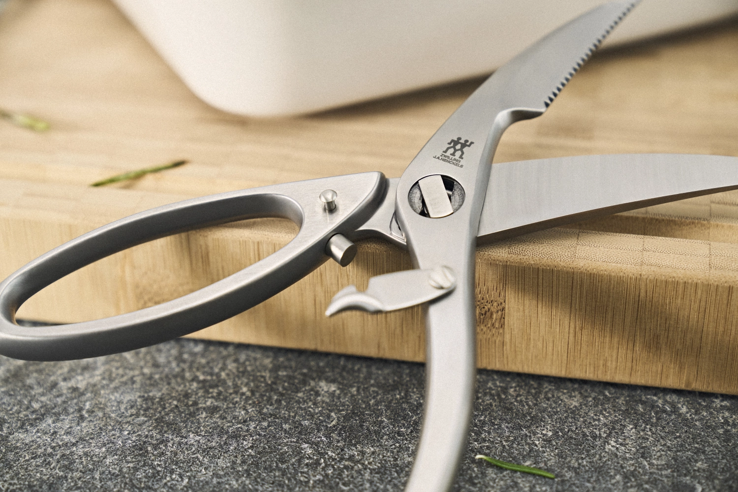 Ciseaux à volaille avec clou de levage