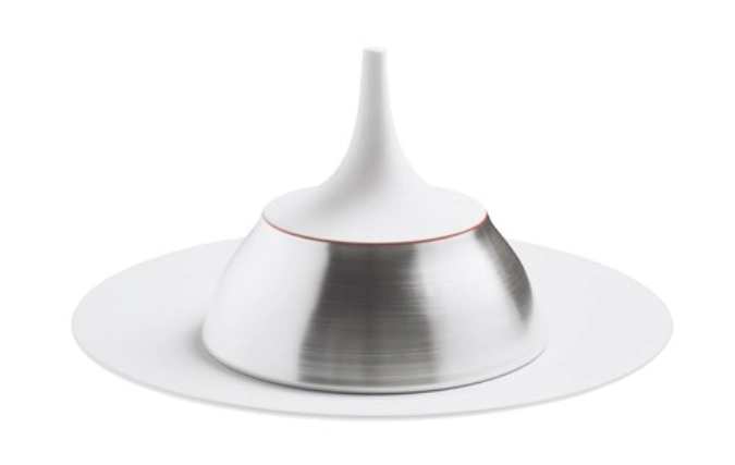 Polite Silver Cloche, gross