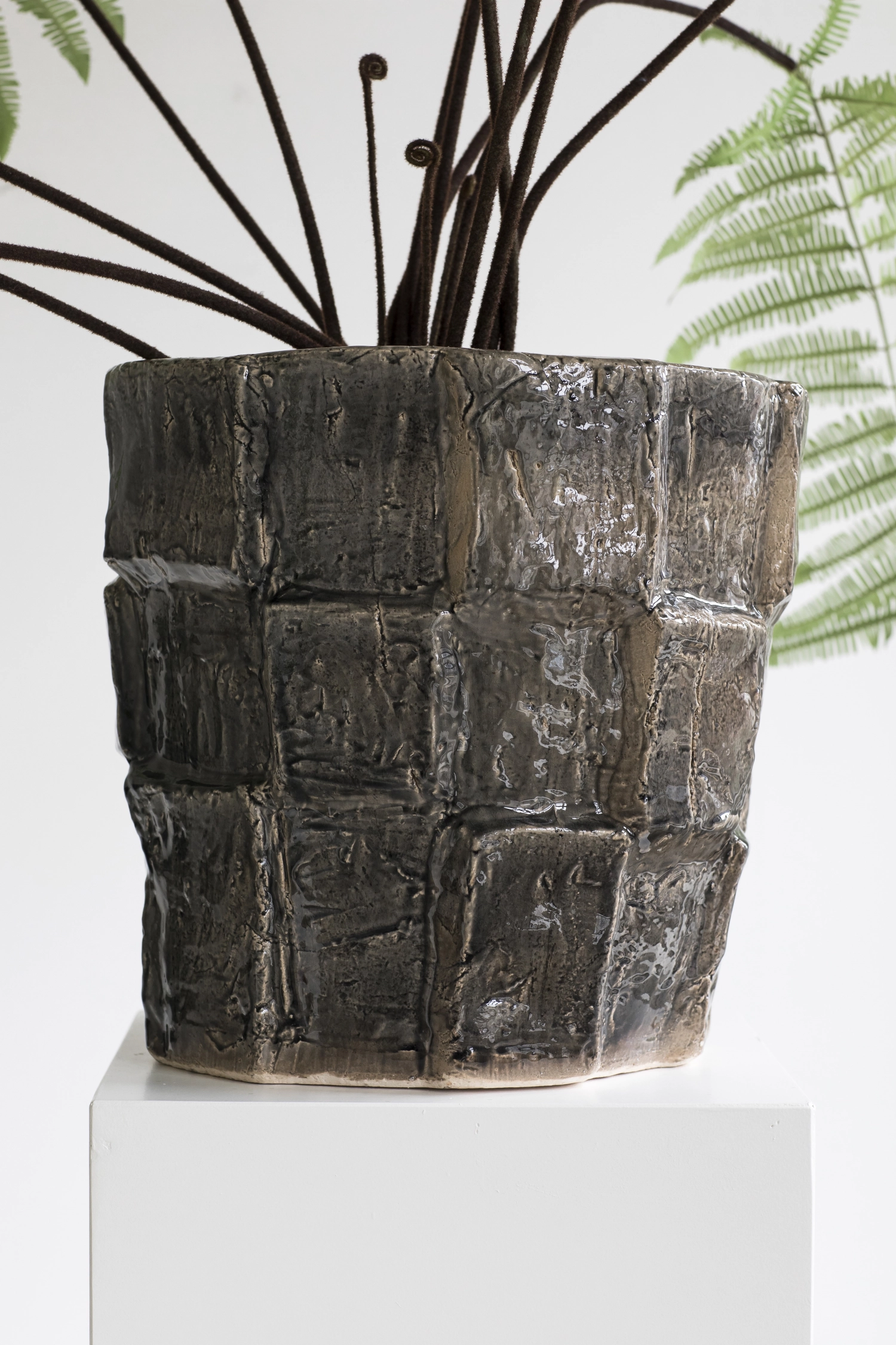 Bela Silva Look At Me Pot de fleurs D42.5 H42 cm Dark Gray