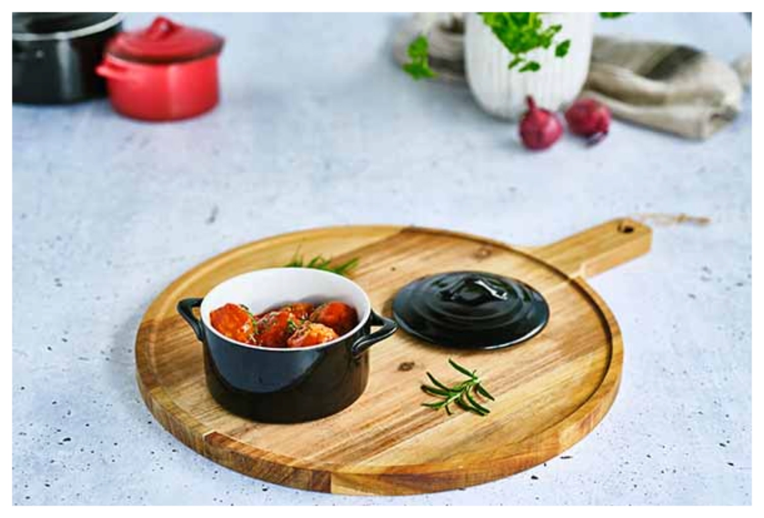 Casserole a. couvercle noir, D 12.5 H 7cm, 0.5 lt.