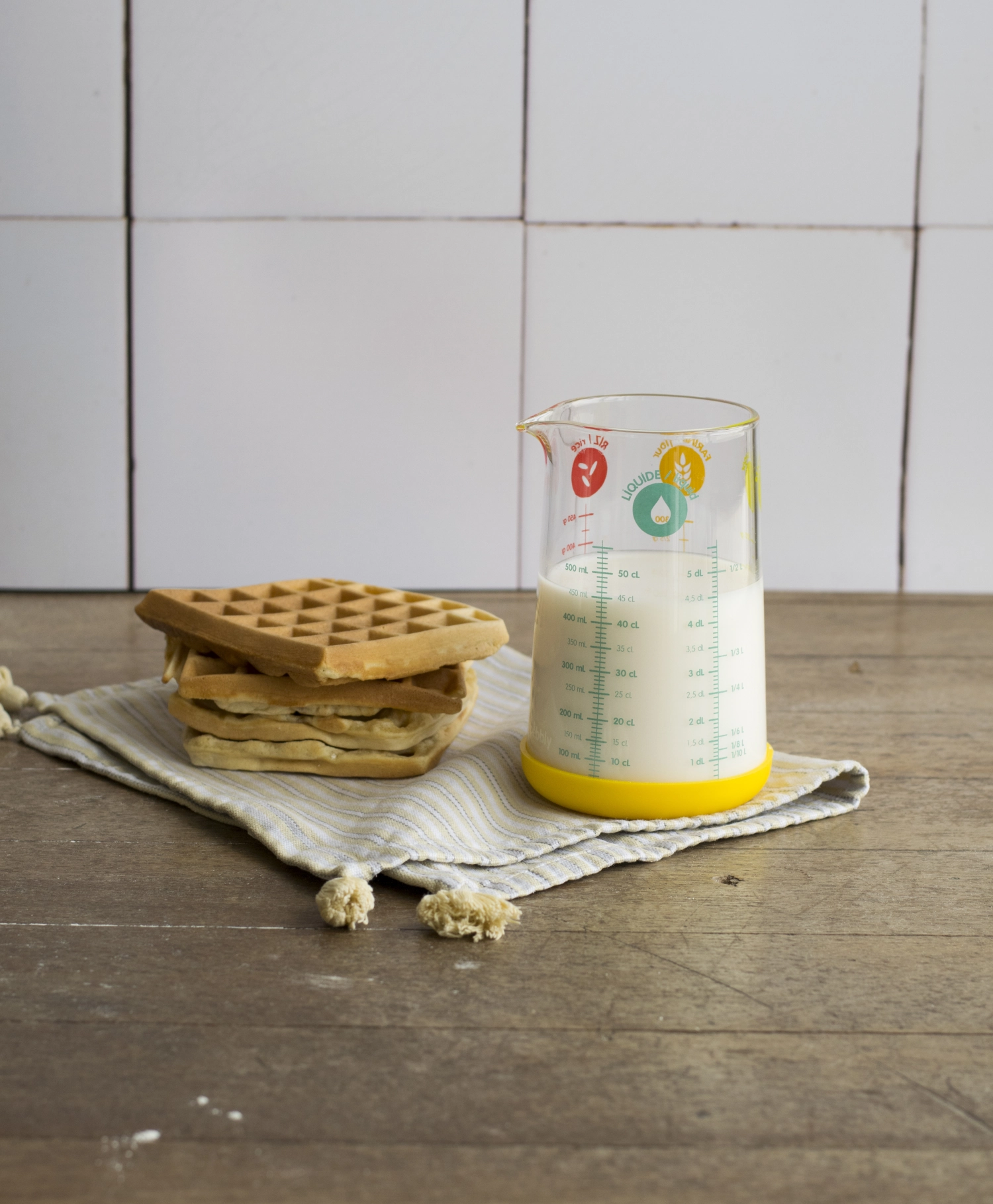 Messbecher mit Silikonboden