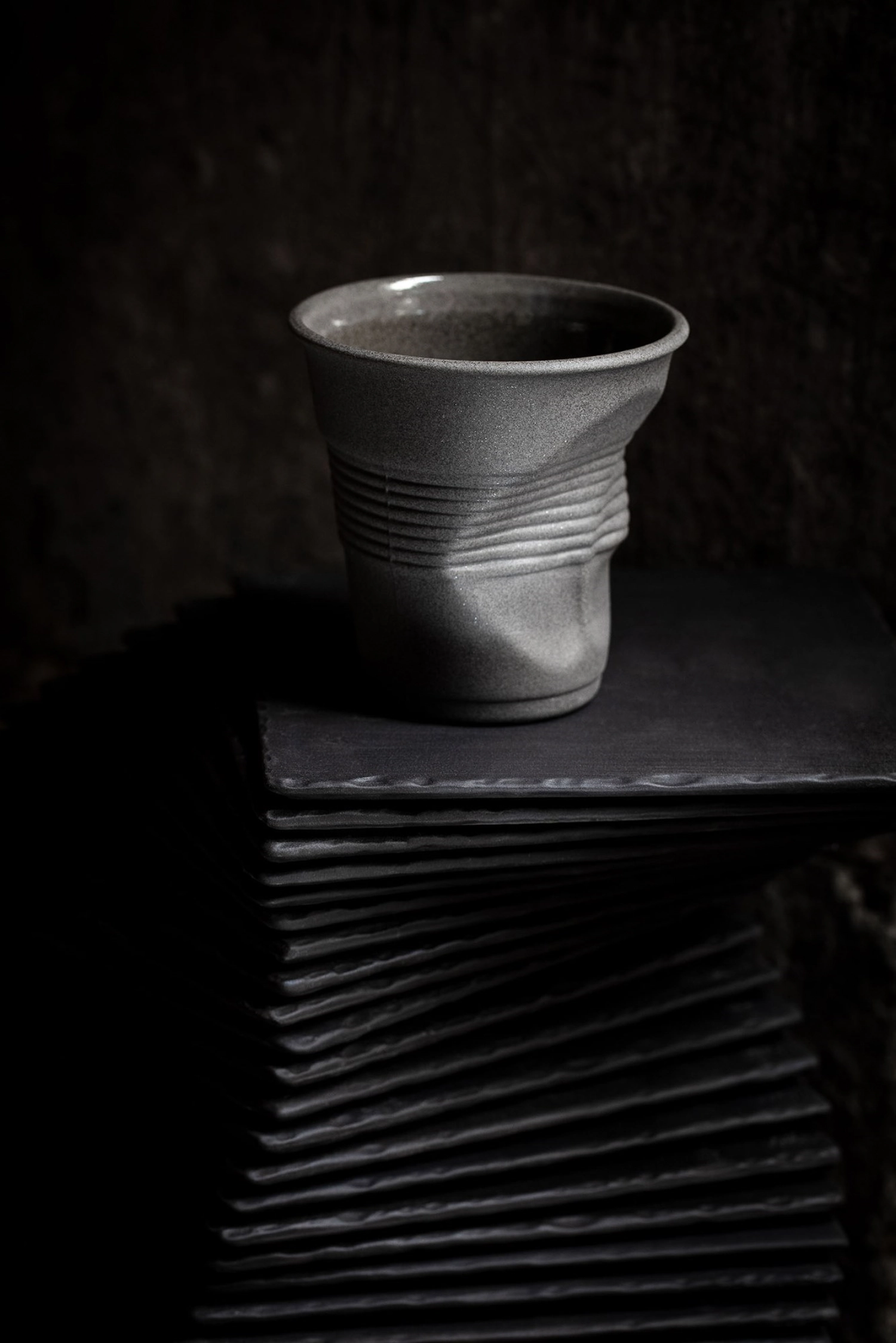 Tasse à espresso froissée, 8 cl, gris mat