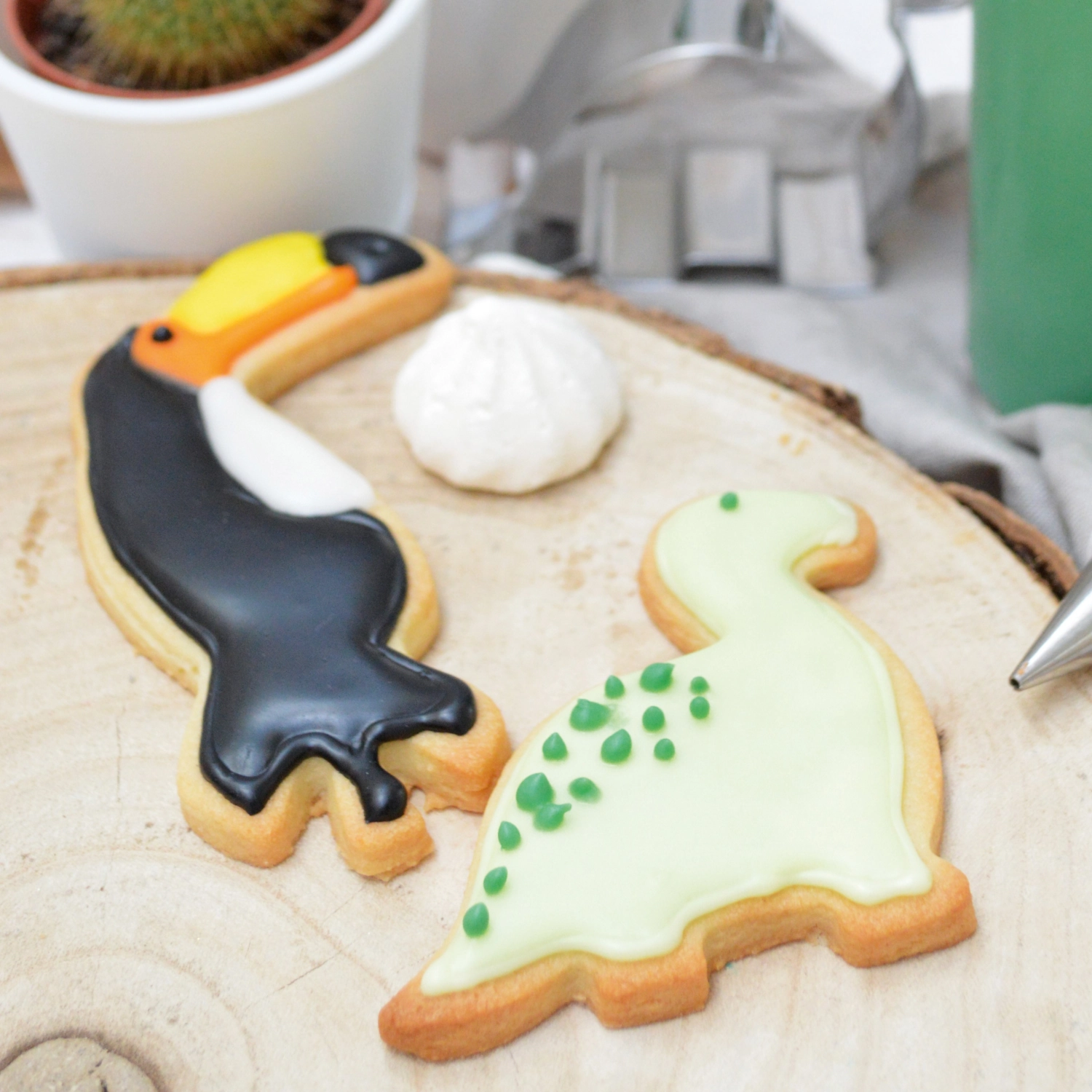 Seau 16 emporte-pièces acier Wild