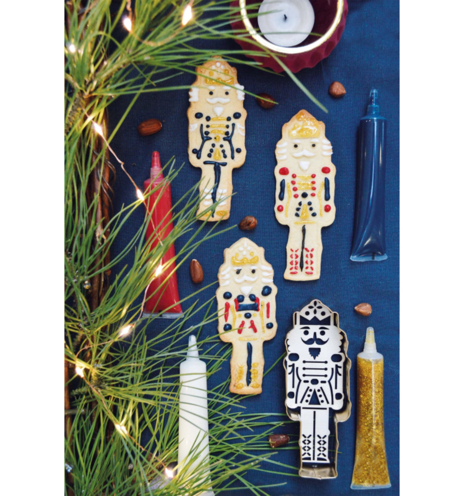 Emporte-pièce doré casse-noisette avec gaufrage en bois