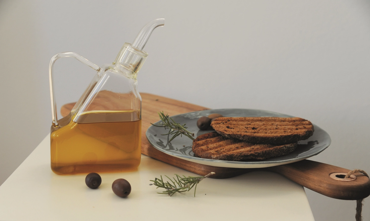 Oel-/Essigglas aus Borosilikatglas 350 ml Form eines Tanks