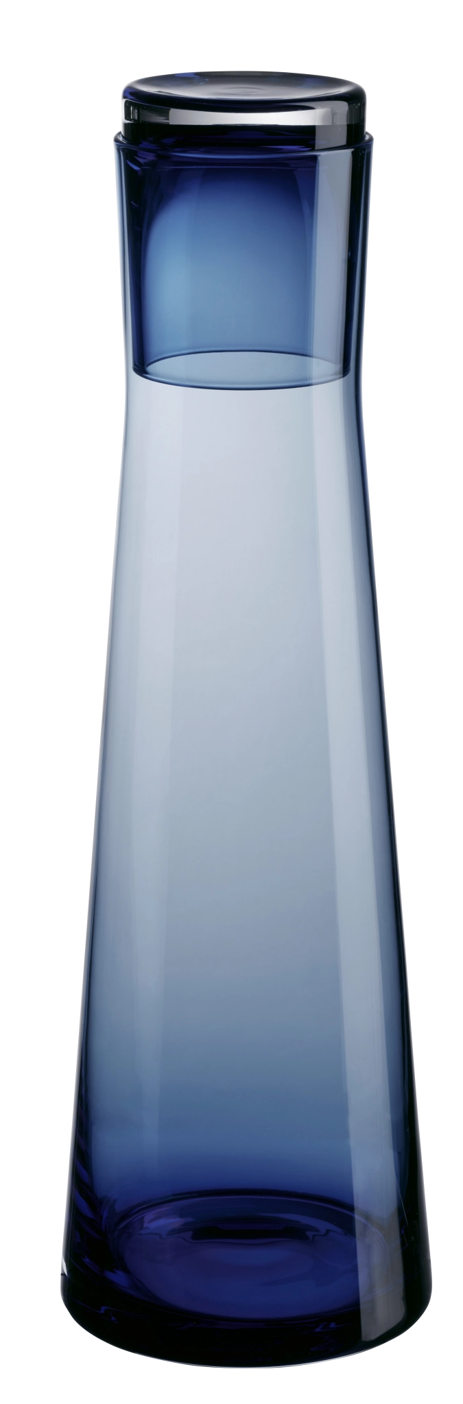 Lina Karaffe blue sky