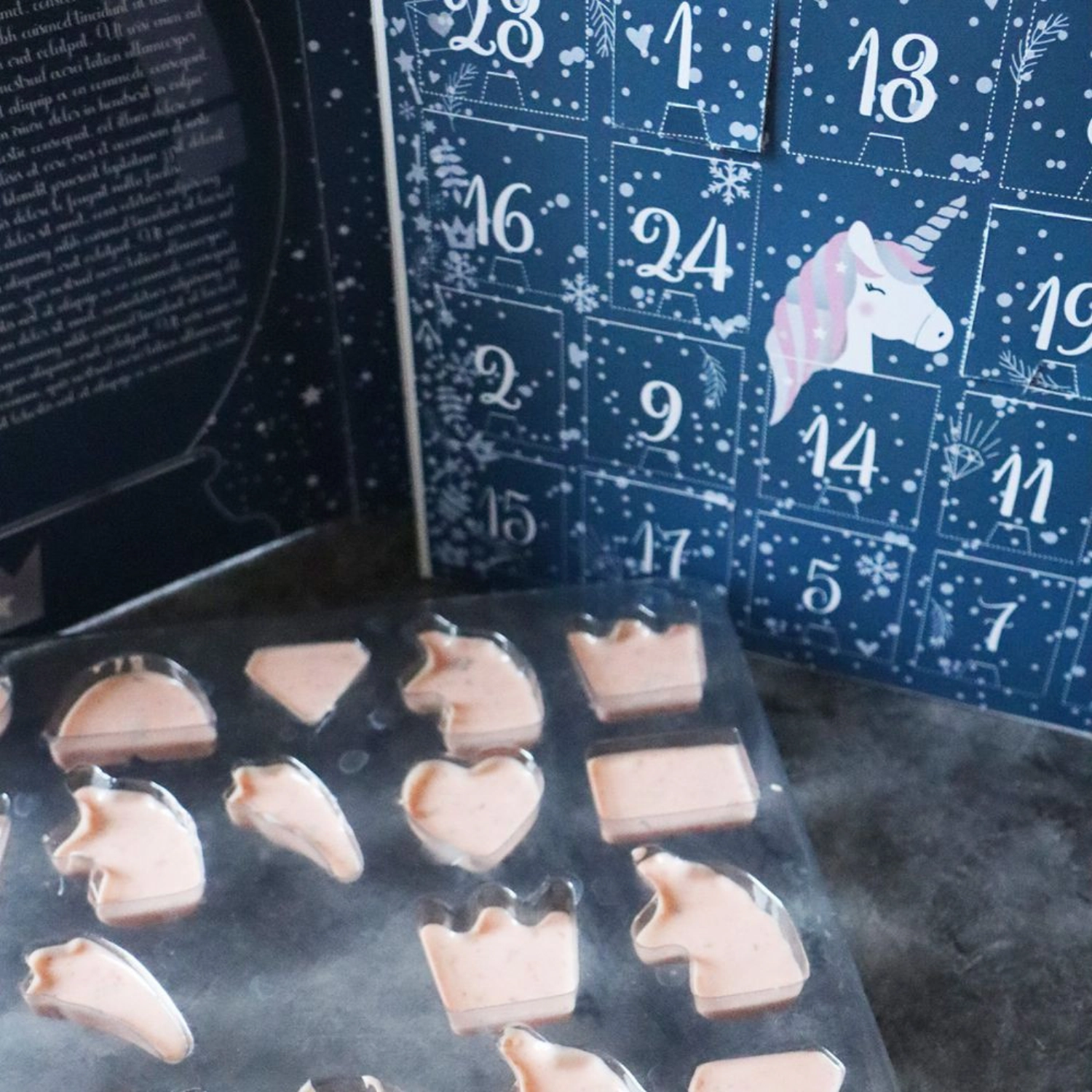 Adventskalender mit Schokogiessformen Einhorn