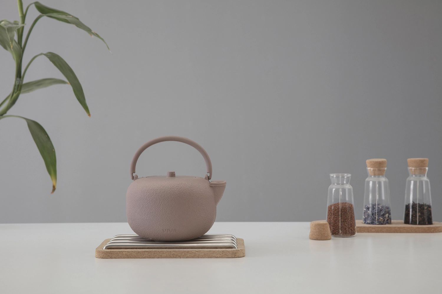 Saga Teekrug aus Gusseisen