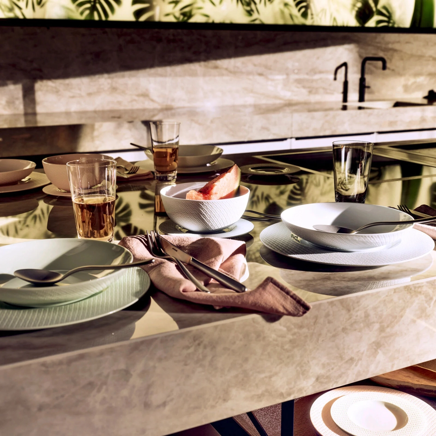 Kumi Mint tone assiette plate avec drapeau