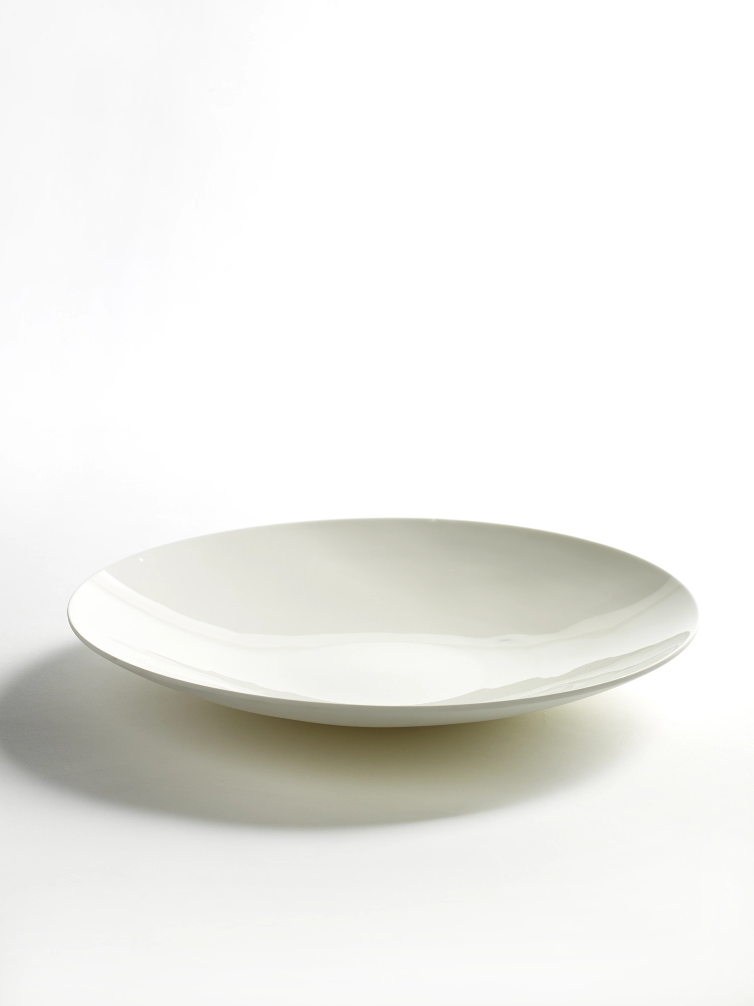 Carlo Van Poucke Teller tief D27cm Lens