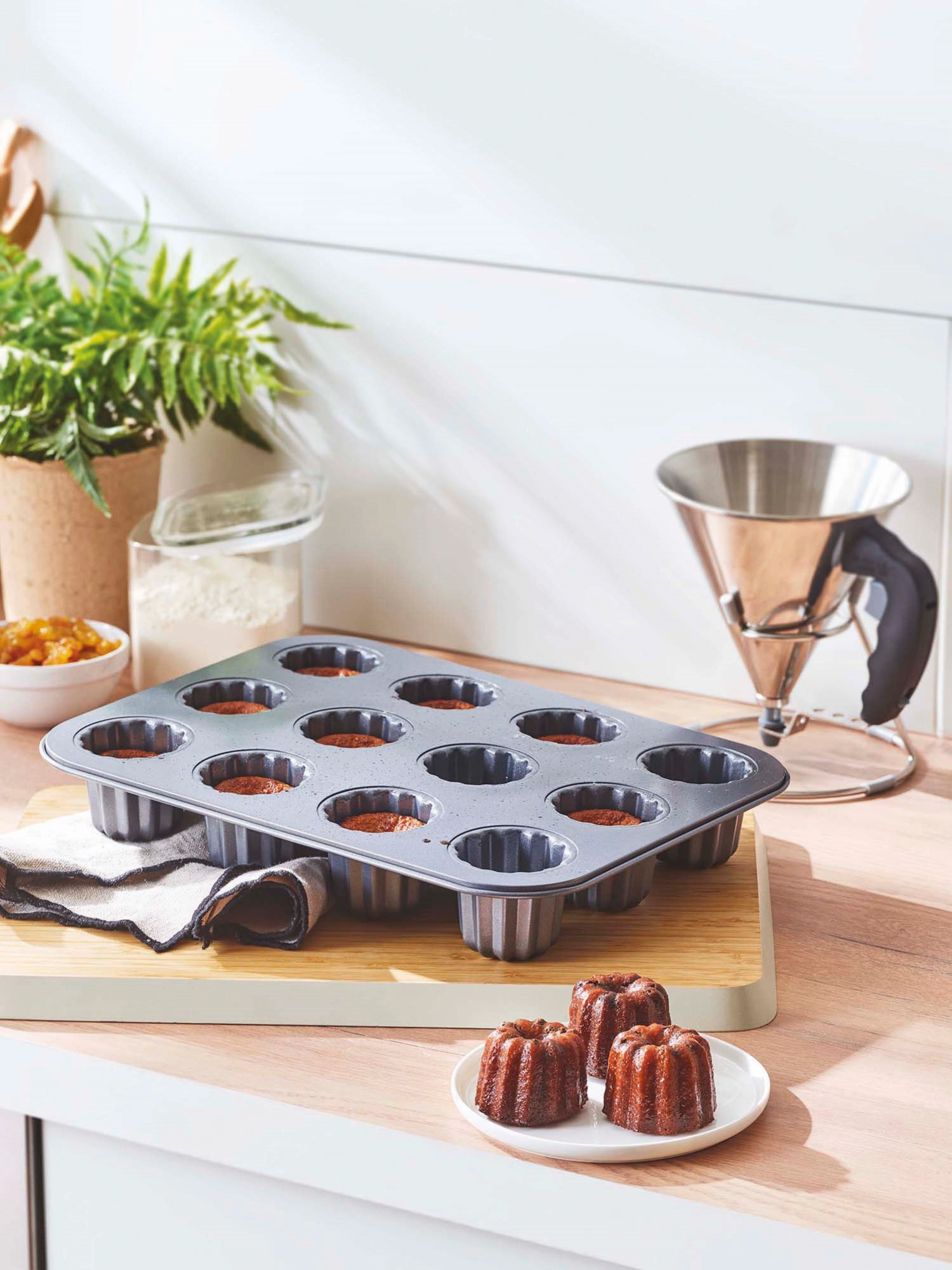 Backform für 12 Cannele