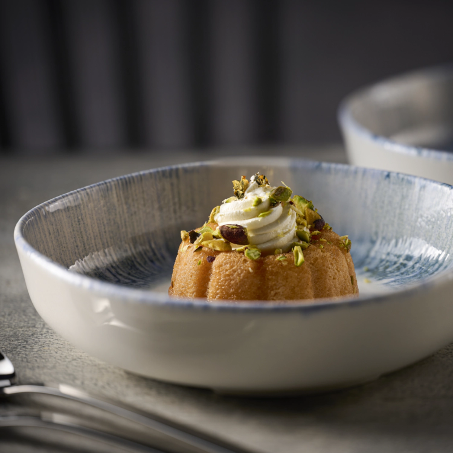 Lyra Blue Walled Schüssel