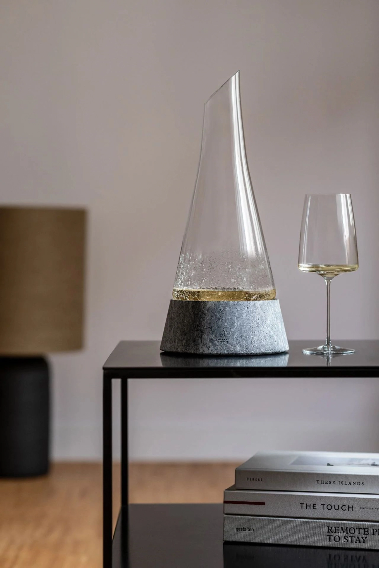 Symbiosis Dekanter mit Steinsockel