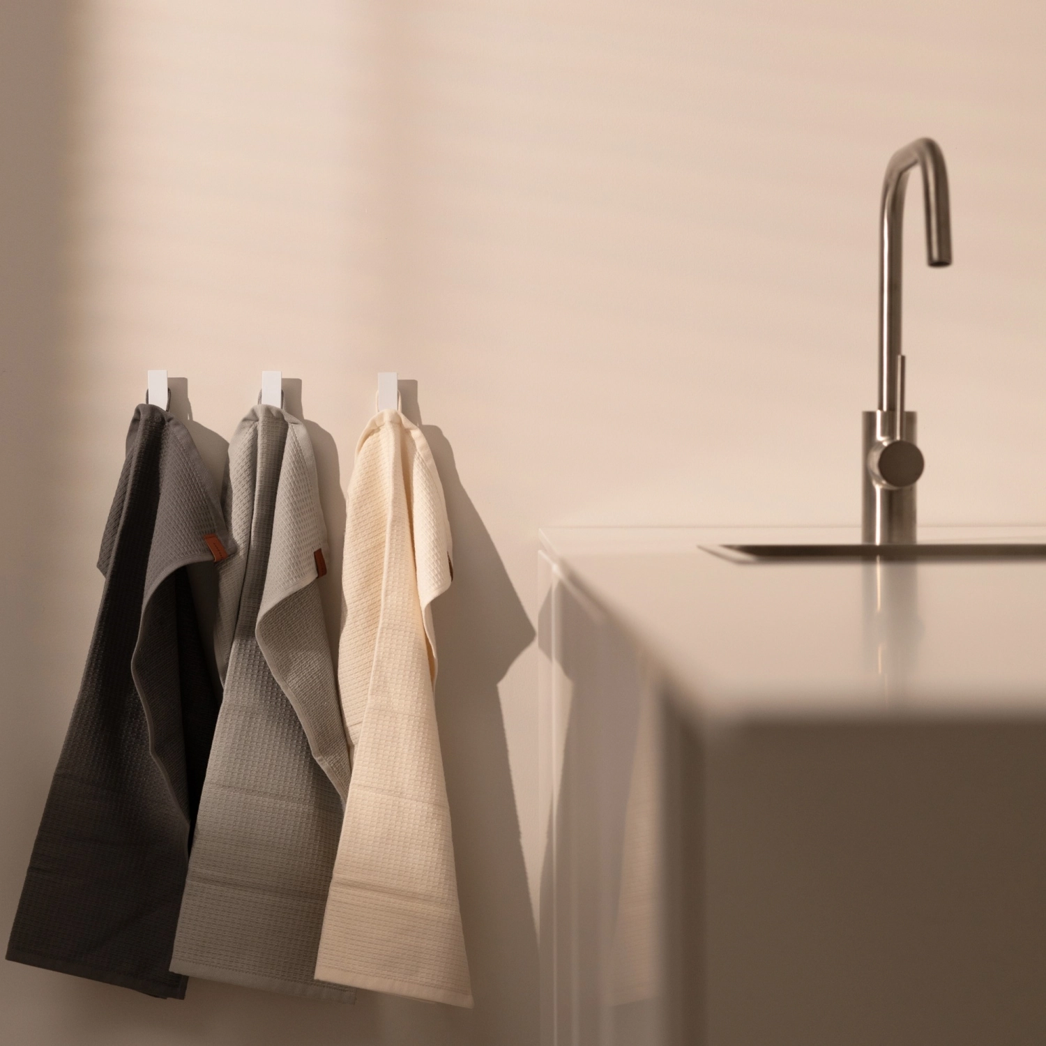 Set de 3 crochets adhésifs pour serviettes