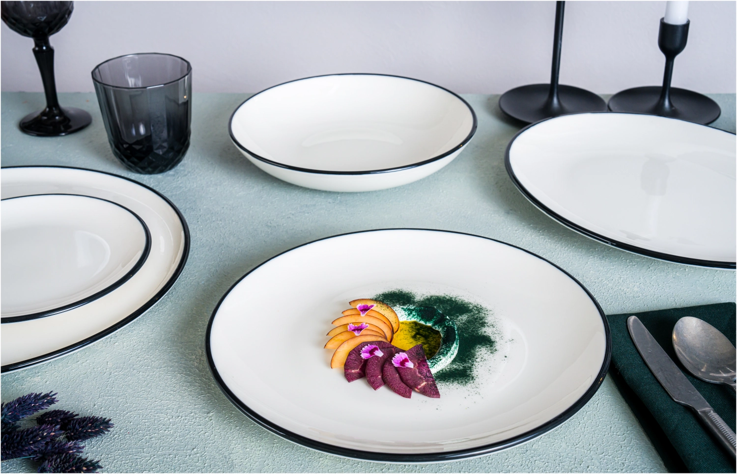 Assiette plate Linea Black Hygge